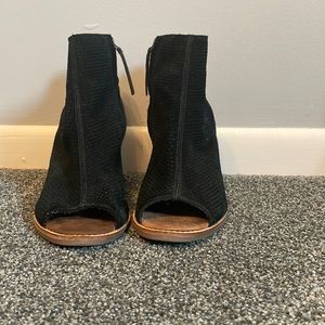Open toe faux letter booties from Tom’s